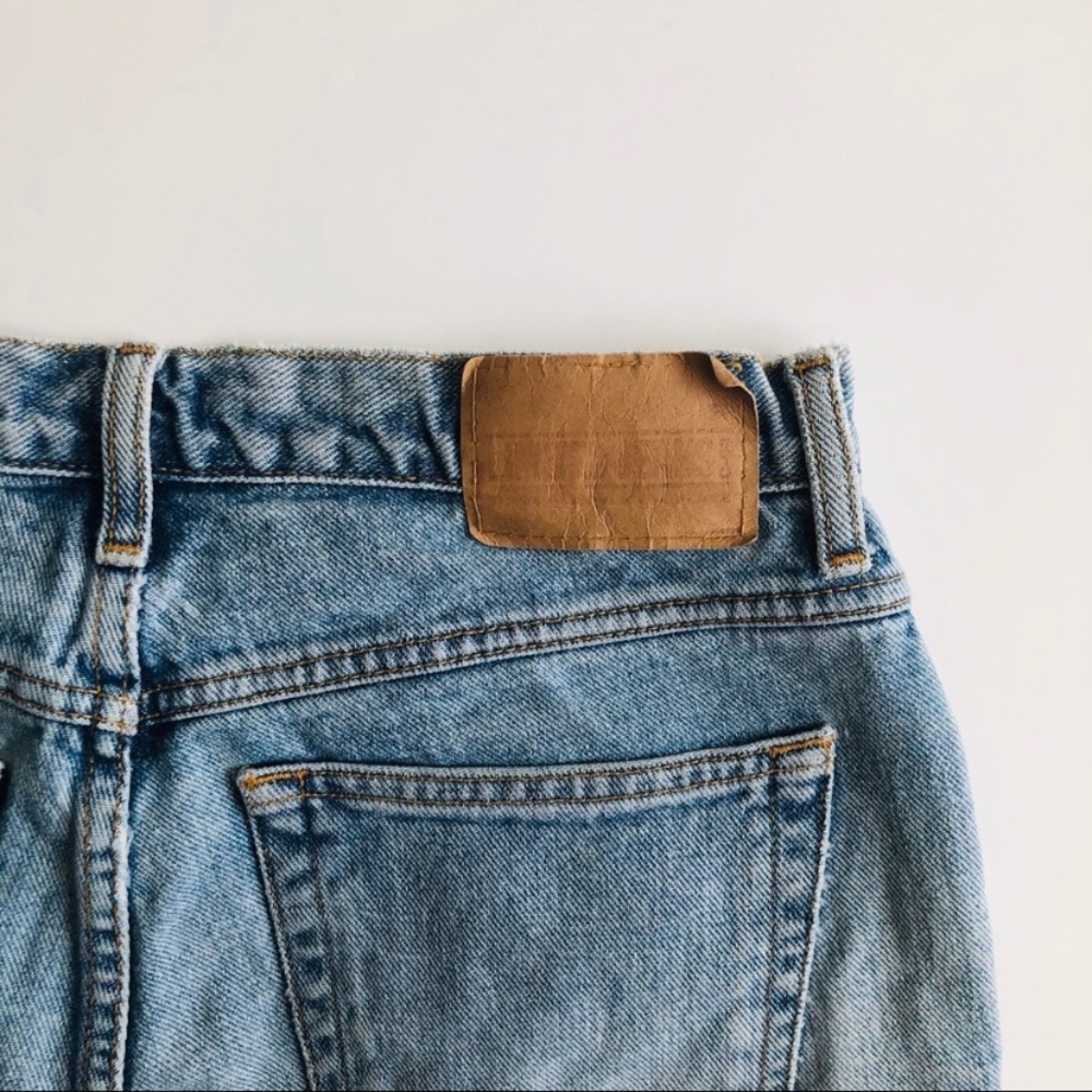 Limited Jeans Distressed Denim Shorts - Picture 7 of 7